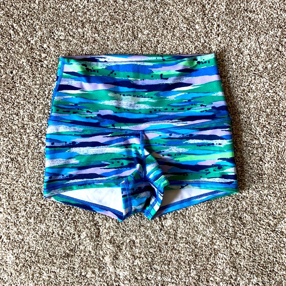 Lululemon high waisted yoga shorts, size S